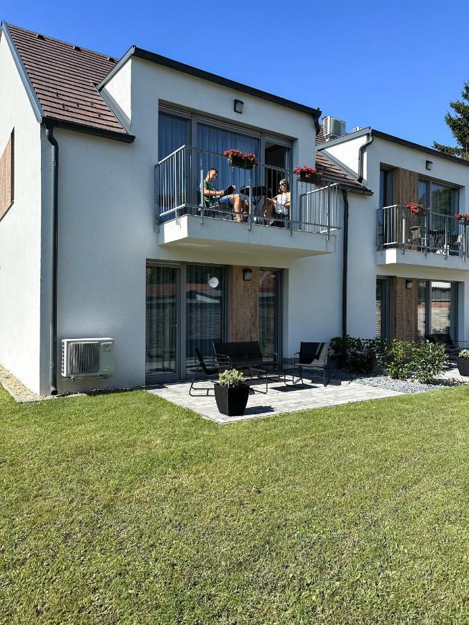 Linden Apartman 002 - Adults Only Mosonmagyarovar Exterior foto