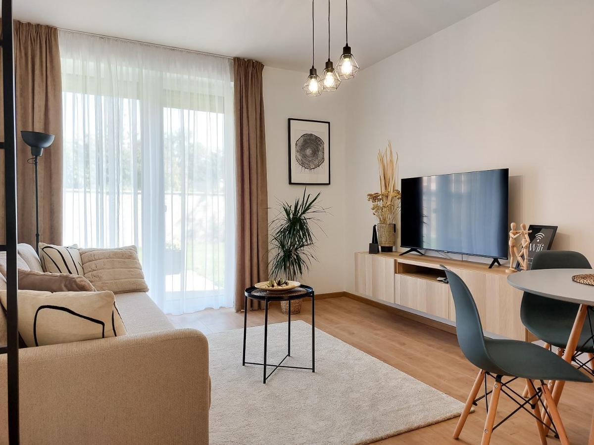 Linden Apartman 002 - Adults Only Mosonmagyarovar Exterior foto